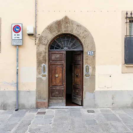 Piazza Santo Spirito Appartamento con 2 Camere Matrimoniali-2